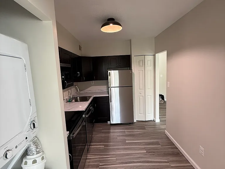 5500 Holmes Run Pkwy #320 — Photo 11