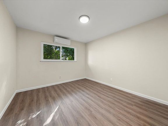 3rd image of 2935 Ladd Ave #2943