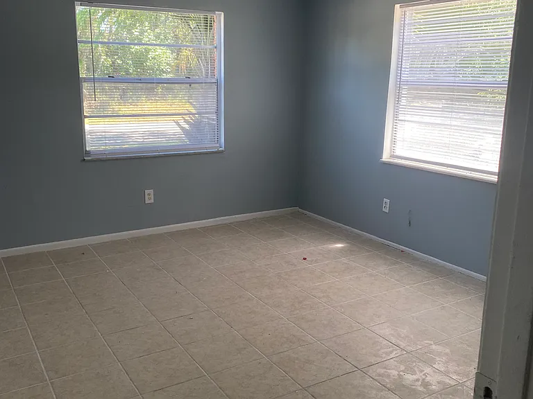 656 Williamsburg Dr #1 — Photo 6