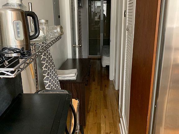 3rd image of 3918 N Kedvale Ave APT Gn