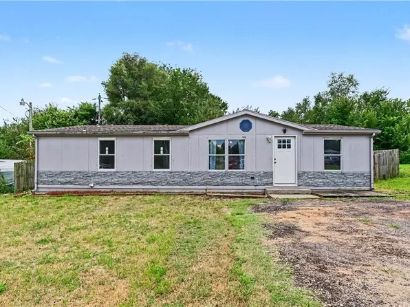 602 Ratz St, Valley Falls, KS 66088