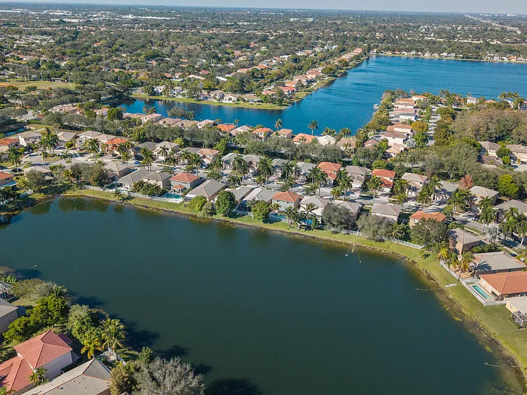 3800 Woodfield Dr — Photo 47