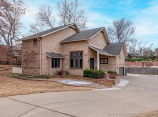 1800 Glynnwood Dr, Bartlesville, OK 74006
