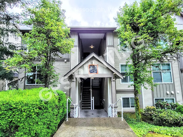 23420 SE Black Nugget Rd #F201 — Photo 1