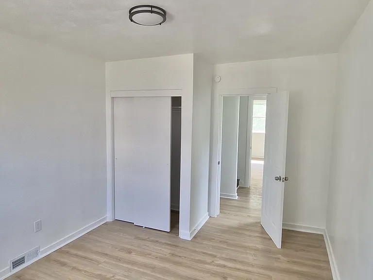 1025 Kenneth Ave #2 — Photo 9