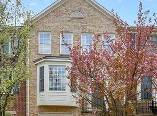 2203 Journet Dr, Dunn Loring, VA 22027