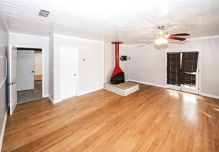 5075 Winters Chapel Rd — Photo 9