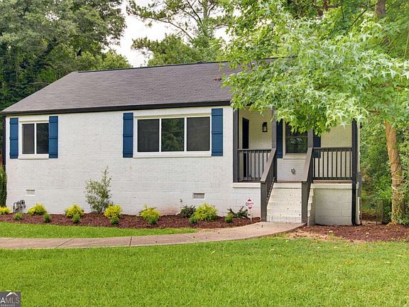 3rd image of 1815 Venetian Dr SW