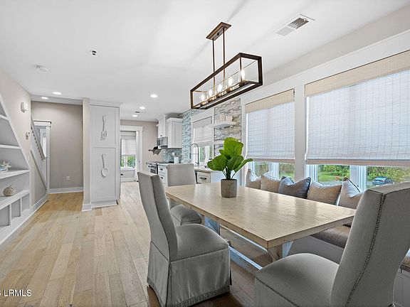 3rd image of 10 Johnston Way #E