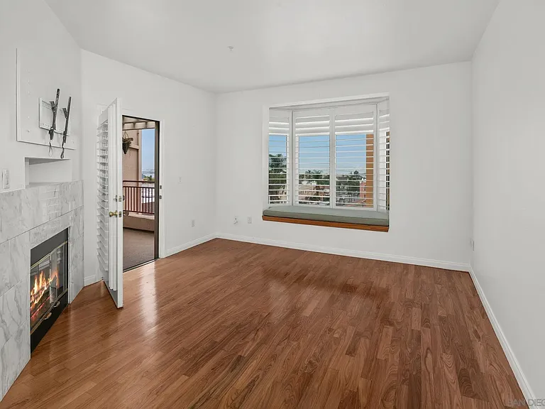 2400 5th Ave #438 — Photo 2