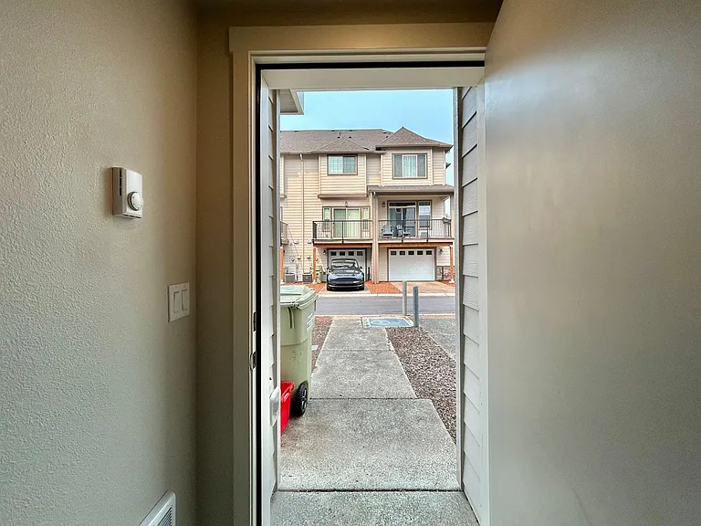 7211 NW Eleanor Ave — Photo 16