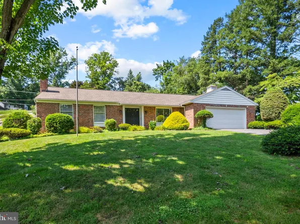 305 Green Ln, Reading, PA 19601