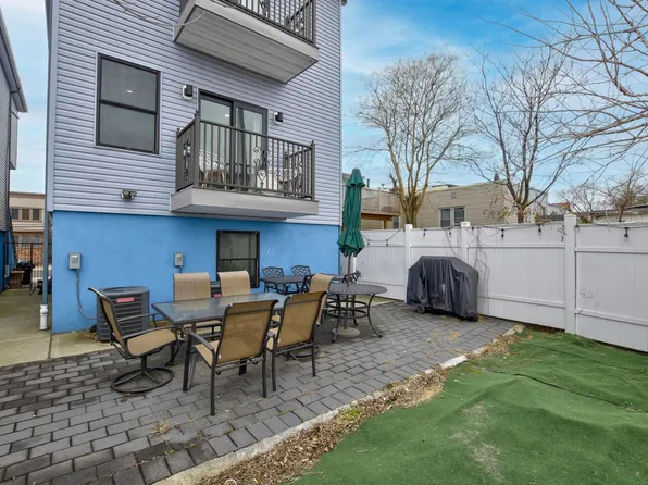 69 West 19th Street image 17 of 20