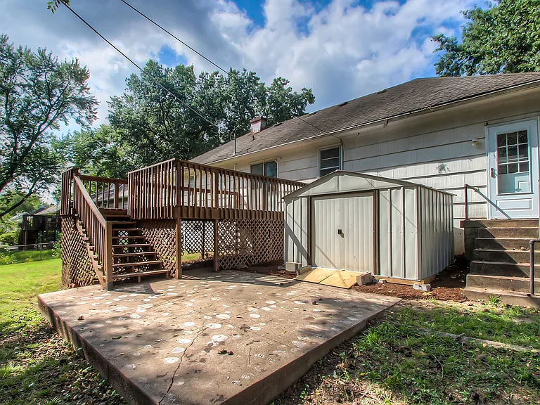 7747 Howe Dr — Photo 40