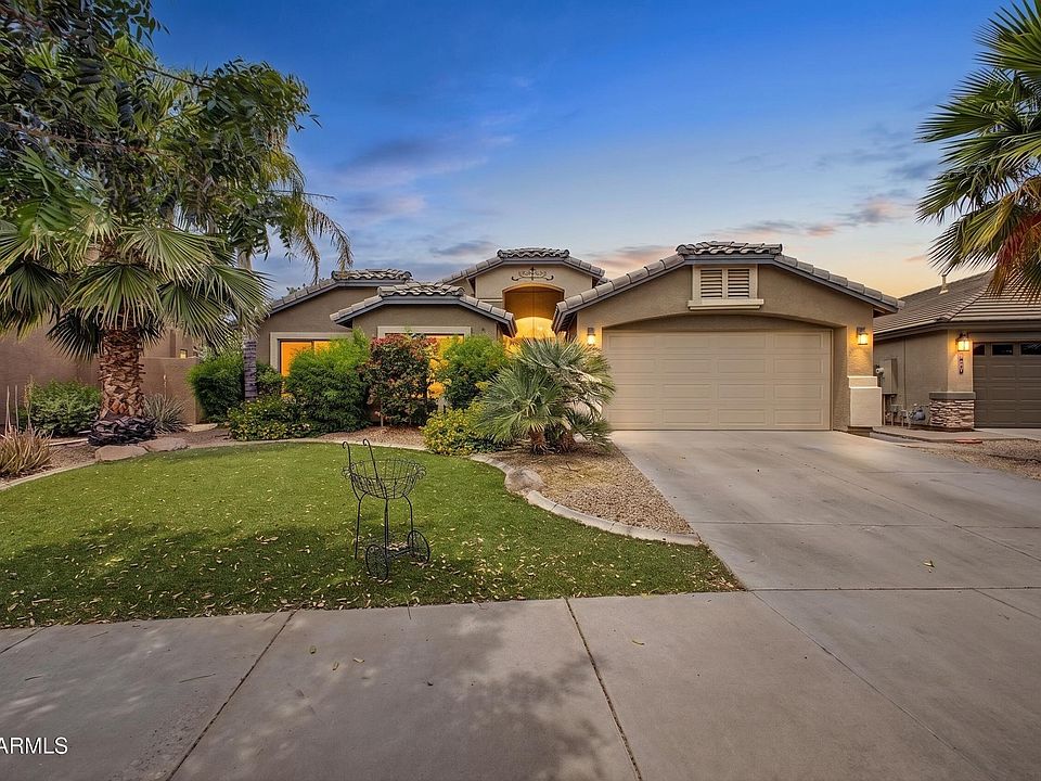 1st image of 21063 E CALLE DE FLORES --