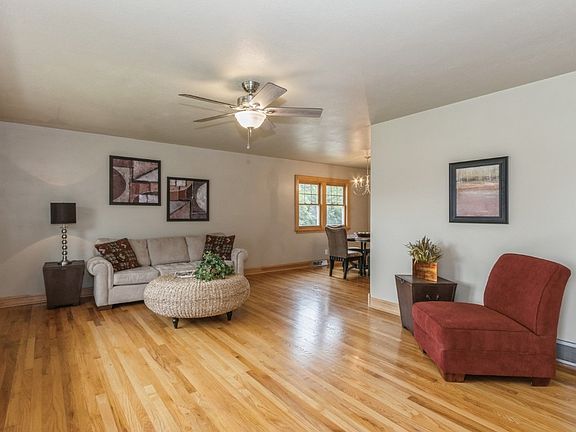2nd image of 634 Grant Wood Dr SE