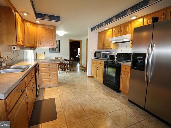 3rd image of 19712 Harris Hollow Ln