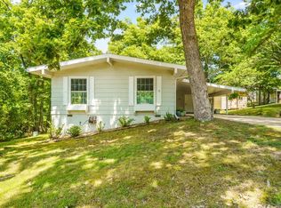 4 Crewe Ln, Bella Vista, AR 72715