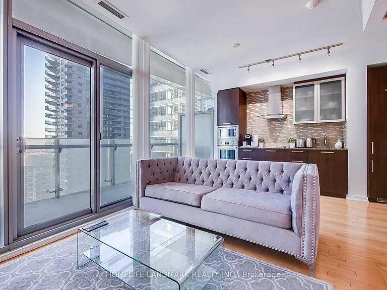 14 York St #1807 — Photo 9