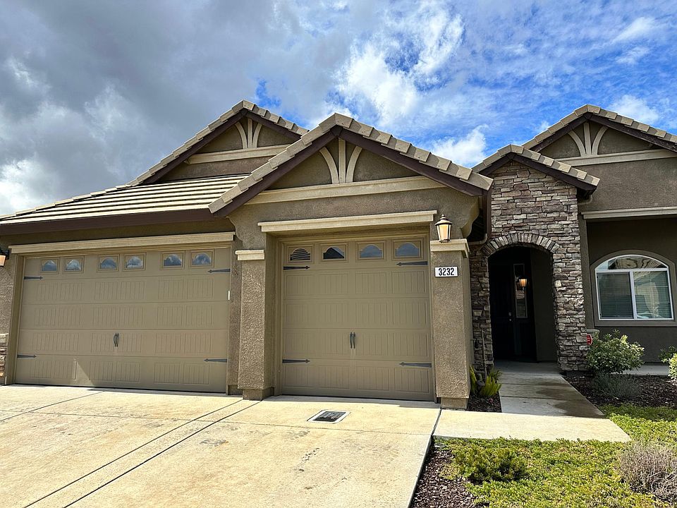 1st image of 3232 Demartini Dr