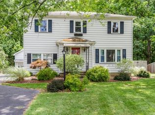 665 Tarrington Rd, Irondequoit, NY 14609