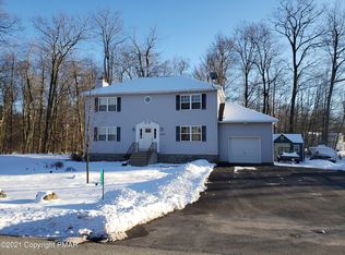 6329 Cherokee Trl, Tobyhanna, PA 18466