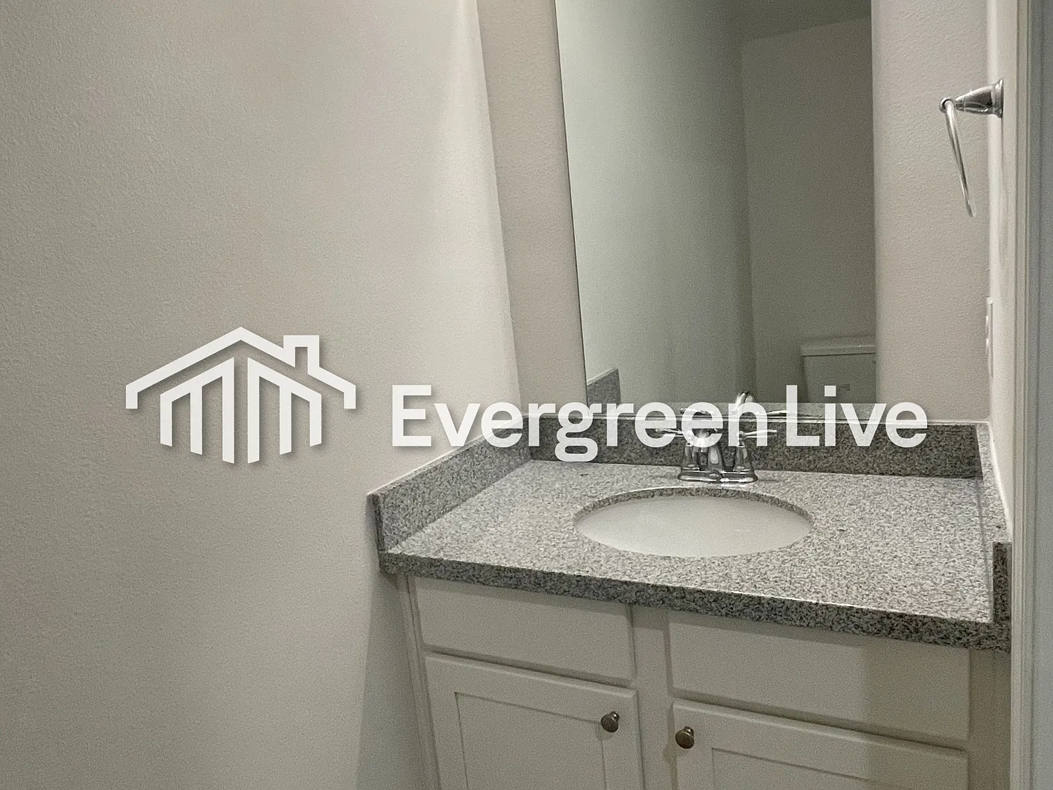 3 bed, 2.5 bath, 1516 sqft, $1,545 — Photo 3