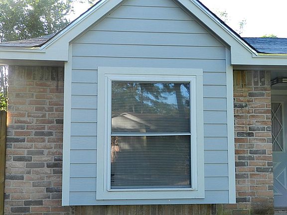 Great double pane windows with hardi board recently added to home.