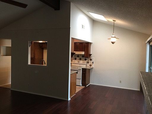 5th image of 7419 Elderberry St