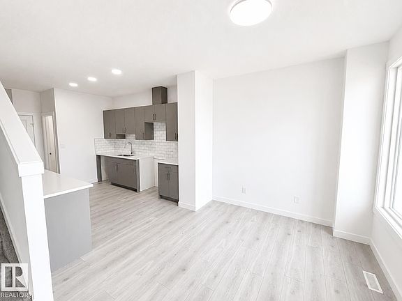 3rd image of 7110 Keswick Blvd SW #38