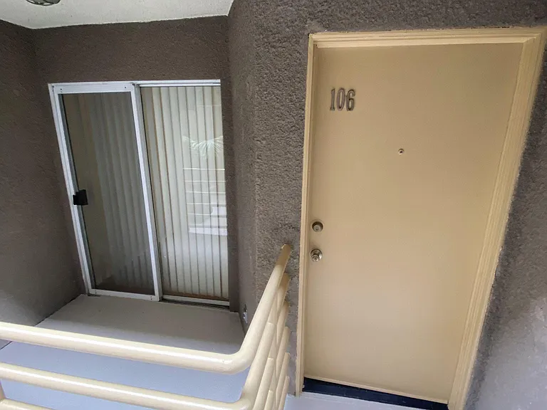 1396 Redondo Ave #106 — Photo 2
