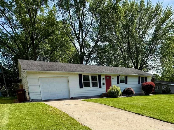 904 Carlin Pl, Angola, IN 46703