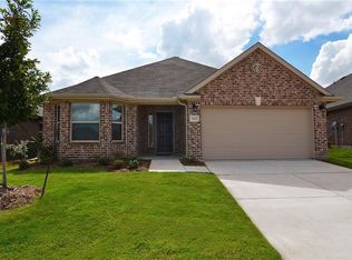 512 Fossil Creek Dr, Roanoke, TX 75068