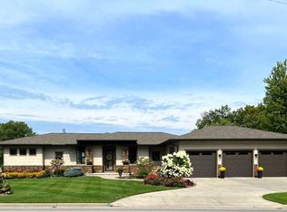 2568 Riverside Dr, Green Bay, WI 54301