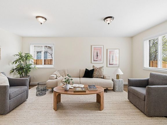 4th image of 4744 Essex Ct