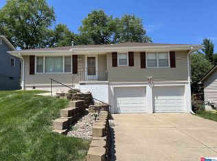 11206 Farnam St, Omaha, NE 68154