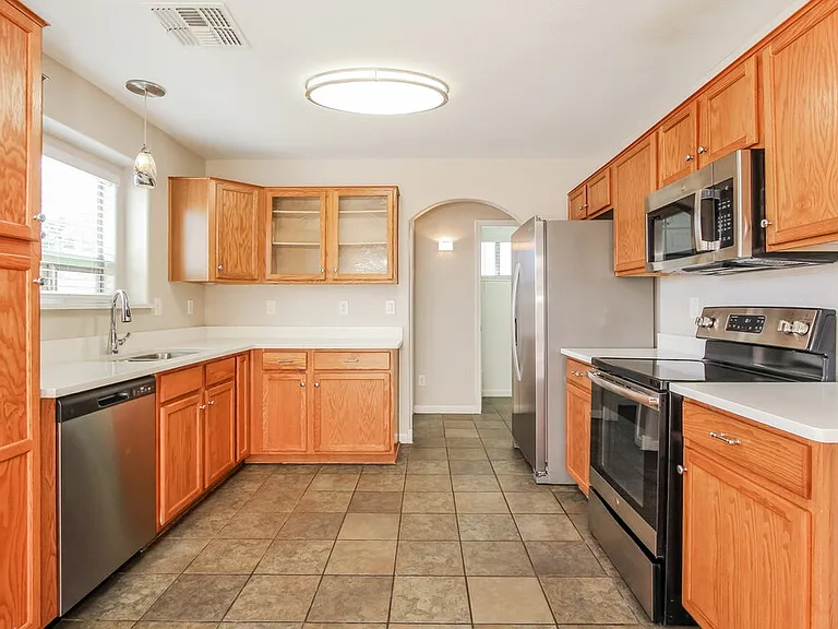 15999 W Moreland St — Photo 7