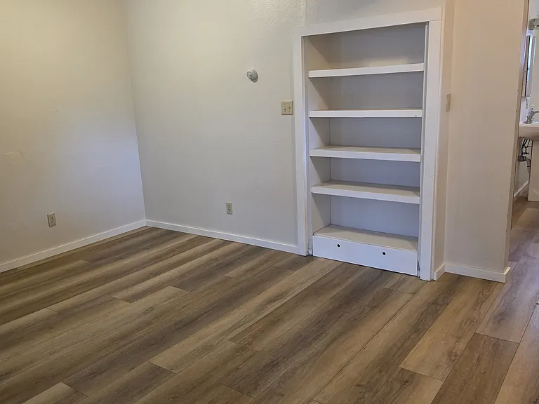 525 Agua Fria St #D — Photo 6