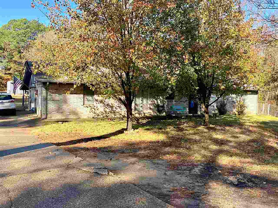 1st image of 225 Berry Ln