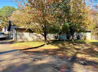 225 Berry Ln, Texarkana, AR 71854