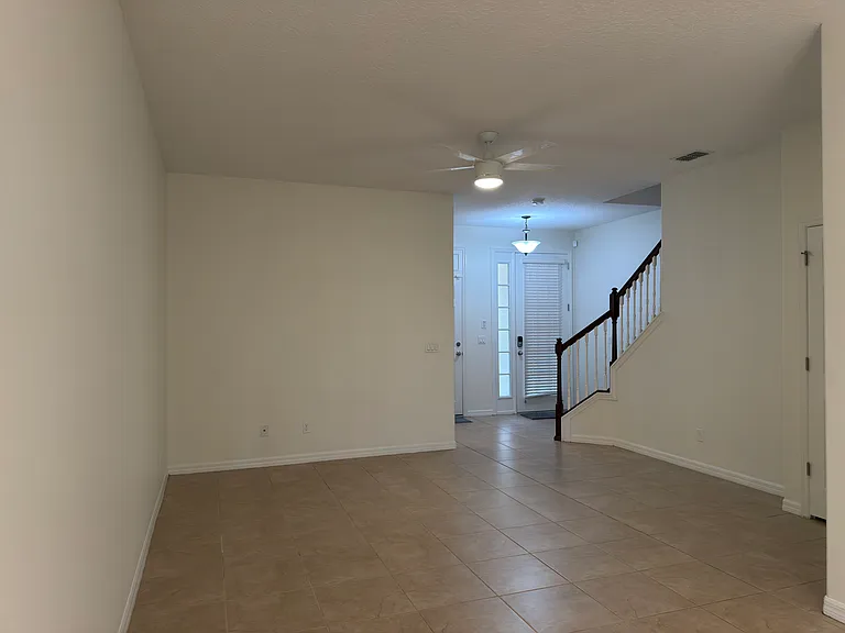 1036 Laurel Ridge Ln — Photo 3