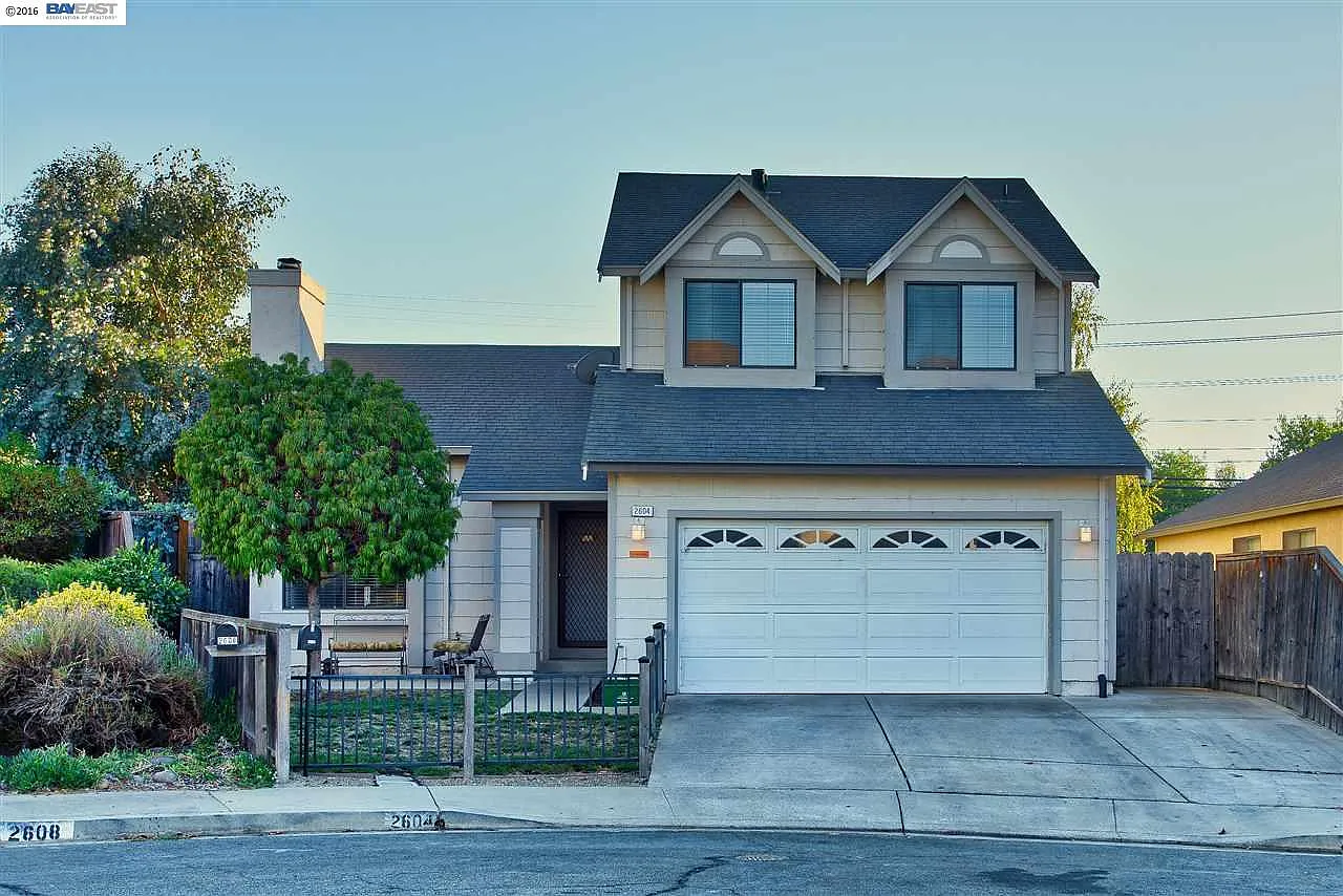 2604 Trafalgar Ct photo 1