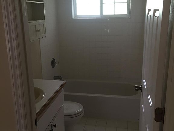 4th image of 1206 NE 19th Pl