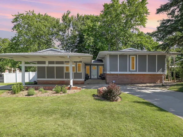 303 W 15th St, La Porte, IN 46350