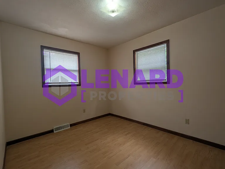 2224 N Clifton Ave — Photo 11