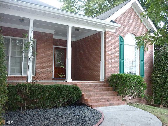4th image of 1400 Barrett Place Ln
