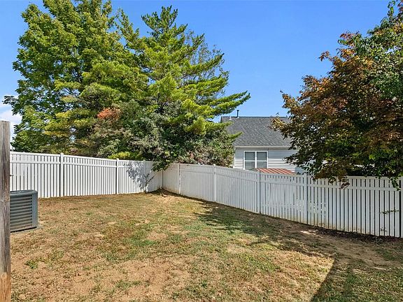 3rd image of 1273 Garden Village Dr