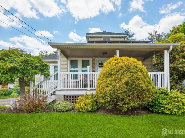 117 Maple Shade Ave, Hamilton, NJ 08690
