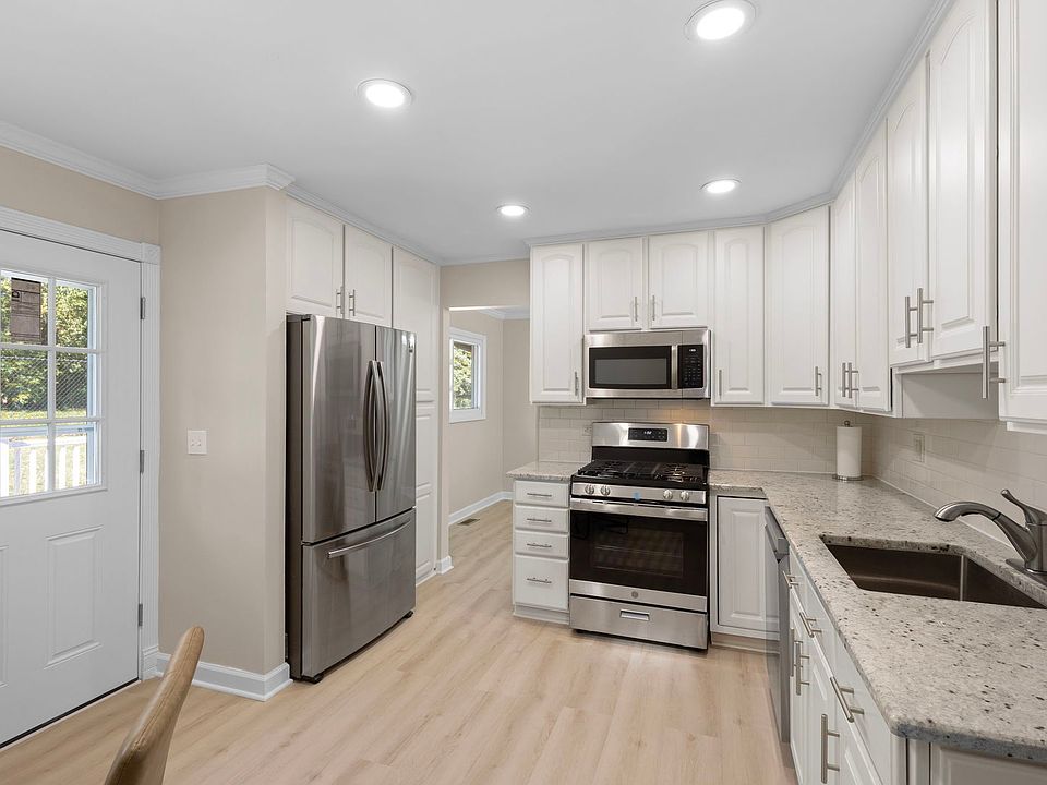 7S610 Lynn Dr, Naperville, IL 60540 | Zillow