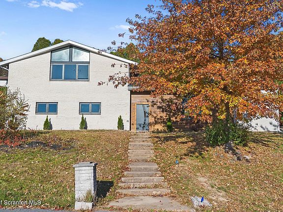 2nd image of 111 Leslie Ln
